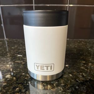 YETI Rambler 12oz collated can insulator